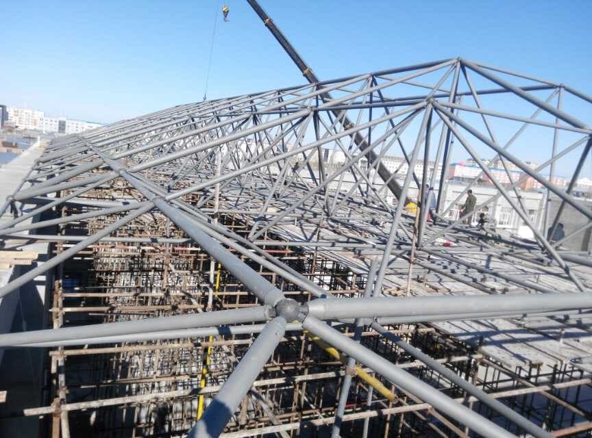 临沧商贸城屋顶网架工程